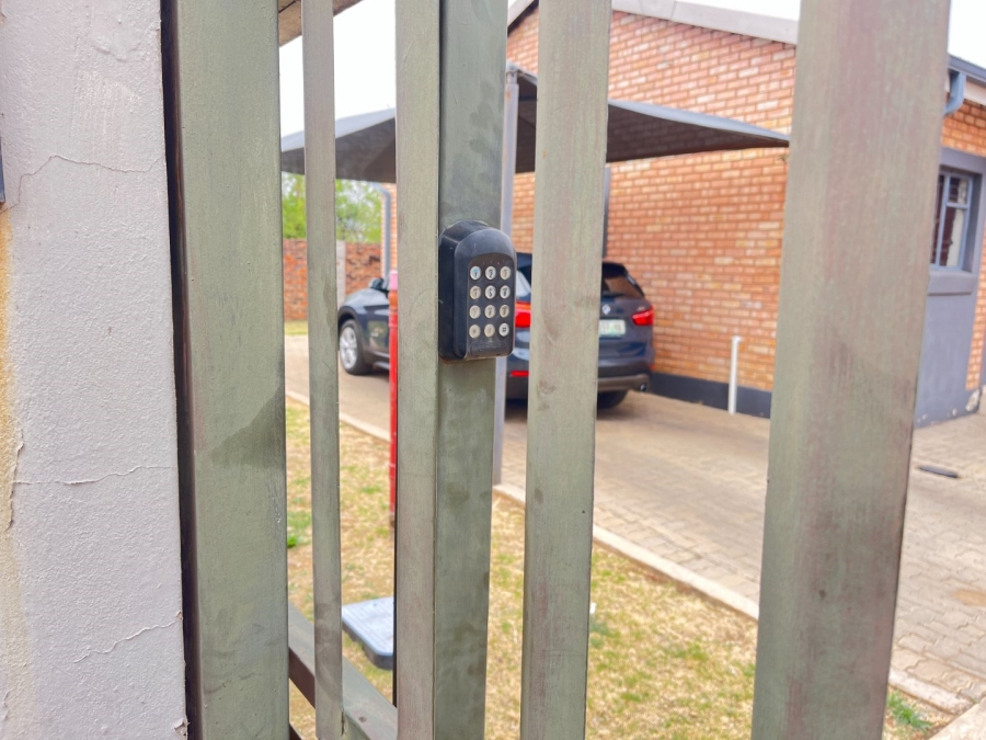 2 Bedroom Property for Sale in Dassie Rand North West